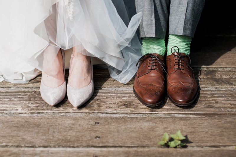 footwear for winter wedding outfits