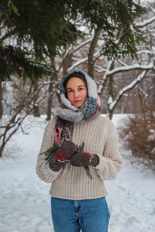 scarves with sweater and jeans